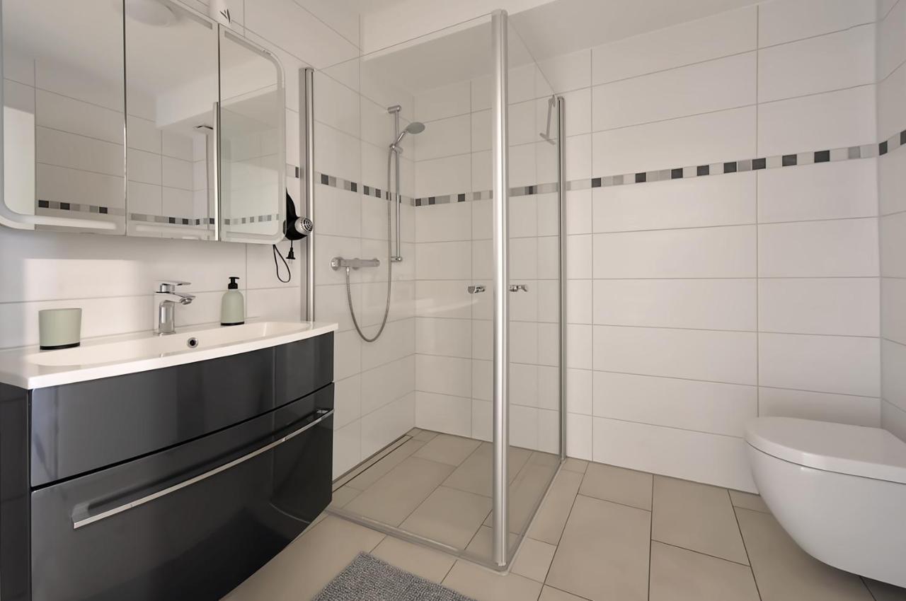Modern Wohnen I Smart Tv I Terrasse I 2X Parkplatz I 2 Schlafzimmer I 6 Schlafplaetze Бад-Ейнгаузен Екстер'єр фото